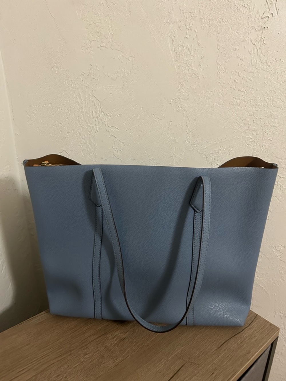 Tory Burch Perry Triple Compartment Leather Tote - Picture 4 of 12